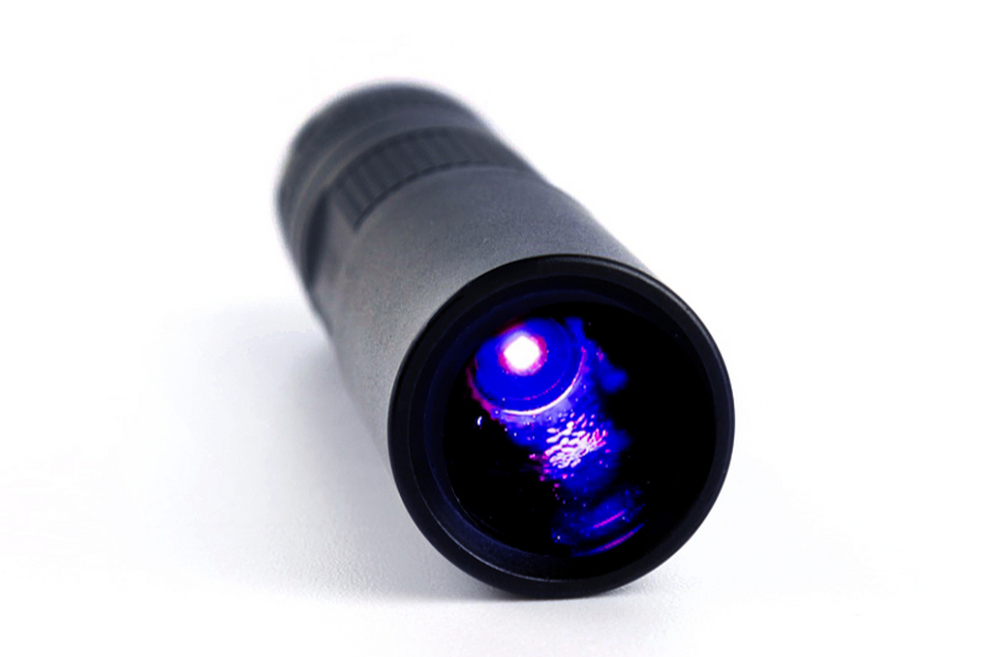 警惕隐形伤害 365nm紫外线灯对皮肤与眼睛的潜在风险